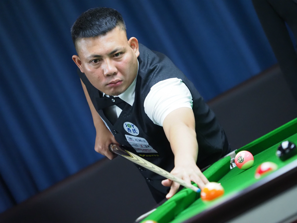 只依靠几名 只依靠几名